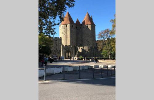 Romantic house - entrance to the medieval castle - Foto 2
