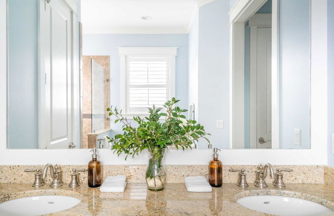 Pearl by Avantstay Idyllic Seaside Getaway w/ 2 Large Decks & Lush Garden - Foto 20