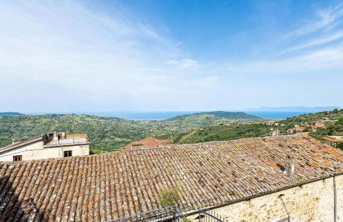 2 Bedroom Beautiful Apartment In Laureana Cilento - Photo 19