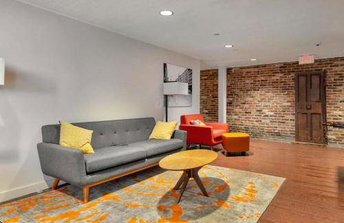 Ideal Spot Near 4th Street Live & Local Dining - Foto 42