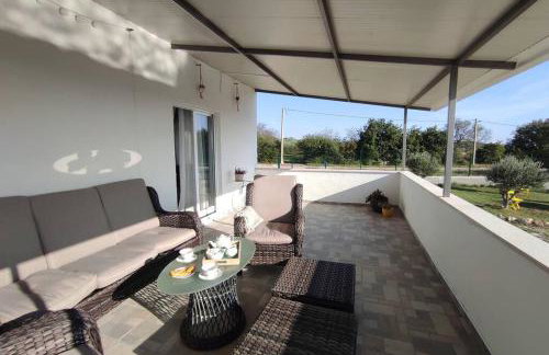 Kuća za odmor M&J s grijanim bazenom - Photo 59