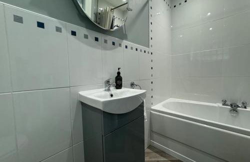 8min to City, Hot Tub House, Fire Pit, Free Parking - Foto 29