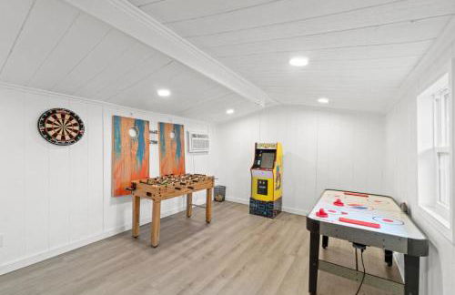 Spacious Dog-Friendly Unit with Game Room & Private Yard, Walk to East PCB Beach - Foto 15