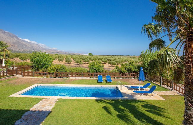 Andreas Beach Villa Large Private Pool Walk to Beach Sea Views A C Wifi Car Not Required - 1654 - Foto 10