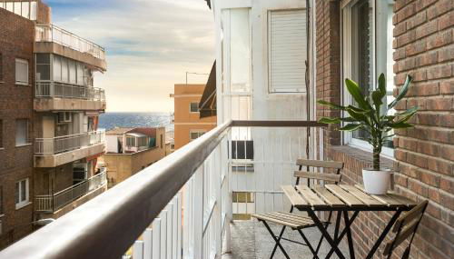 Lovely, new, bright 3 mins to beach apt 105 sq meters - Photo 2