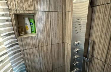 Nostalgia Traditional Home - Photo 2