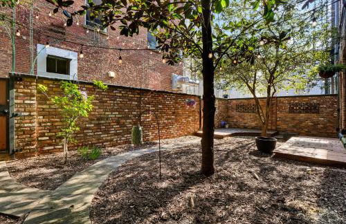 Luxe 220 Suite 2 - Photo 16