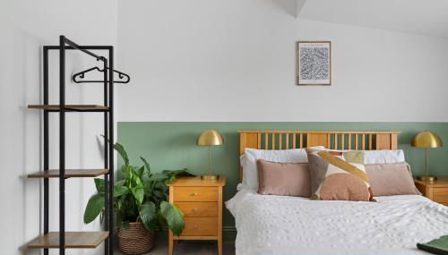 Albany by Black Door Stays - Photo 3