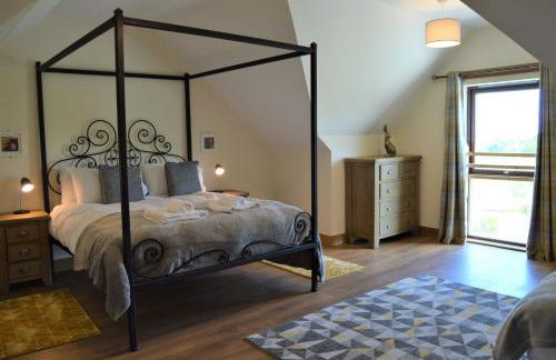 The Farmhouse at Williamscraig Holiday Cottages - Photo 23