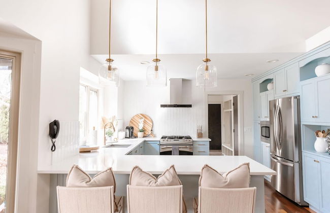 Private Luxury Oasis w Pool HT Parking - Photo 7