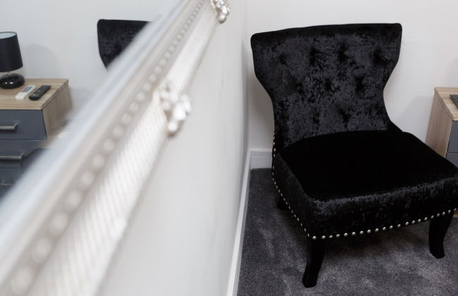 Live in Leeds Greenhill Bungalows - Photo 5