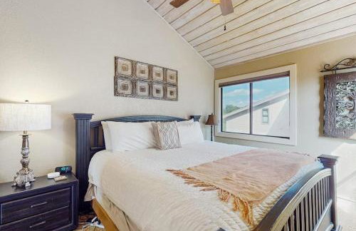 Refined Panoramic Paradise on Lake Travis with Boat Launch and Tesla Charger - Foto 17