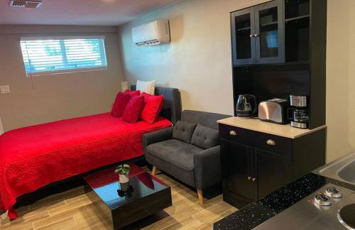 New Midtown Modern Studio With Backyard (Unit B) - Foto 6