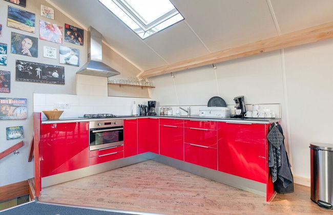 Home With Vinyls, Bikes and Waterways - Foto 5