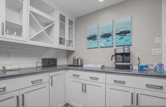 Tranquility - Waterfront Villa With Pool Dock - Photo 22