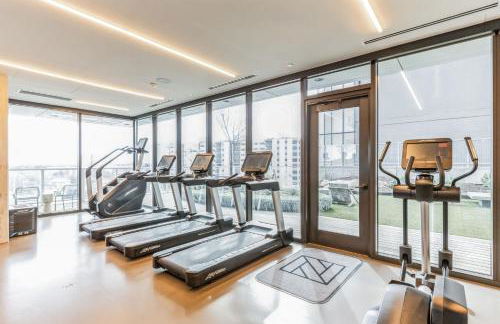 High Rise Luxury Condo With Lake & City Views - Foto 56