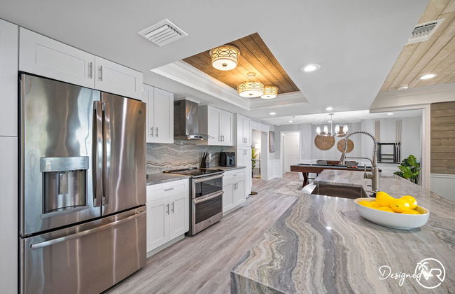 Chic 8BR with Heated Pool & Waterview - Photo 18