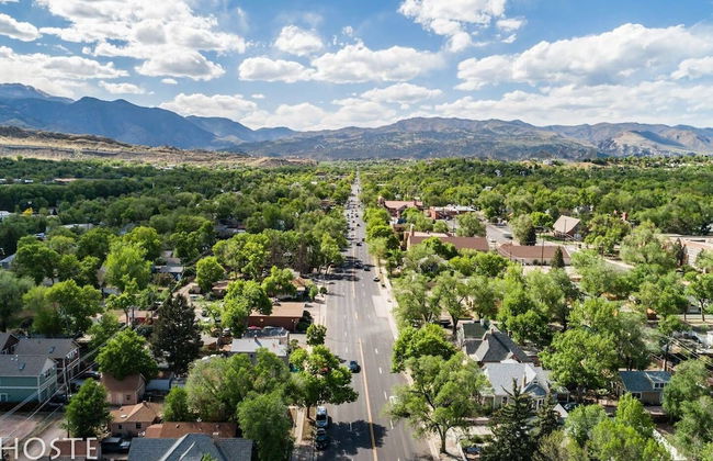 Chic Boutique Wine + Mtns Walk Everywhere - Foto 25