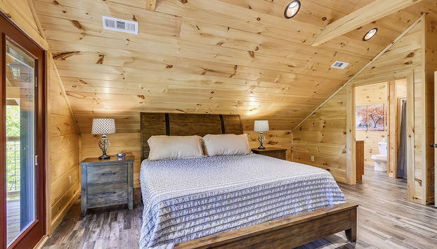 All Decked Out 4 Bedroom Cabin by RedAwning - Foto 5, Habitación