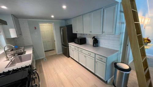 Berta's Lake Front Cottage on Winona Lake! - Foto 4