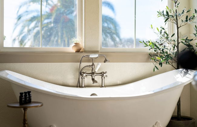 Fiano by Avantstay Centrally Located Haven w/ Stunning Courtyard & Pool Table - Foto 2