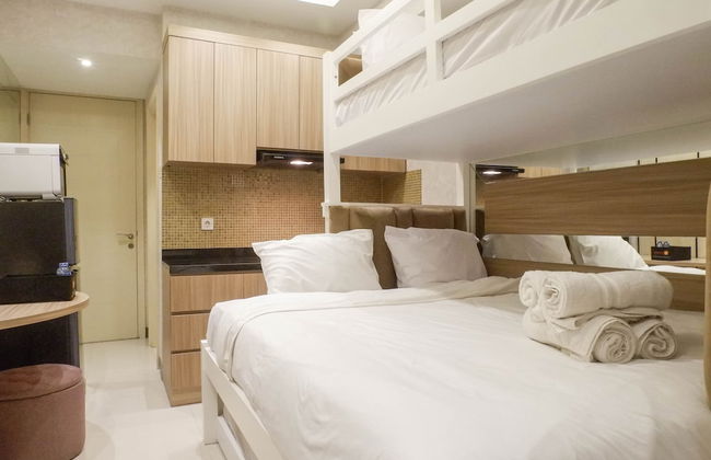 Best Studio Benson Apartment Connected to Pakuwon Mall next to Anderson - Photo 1