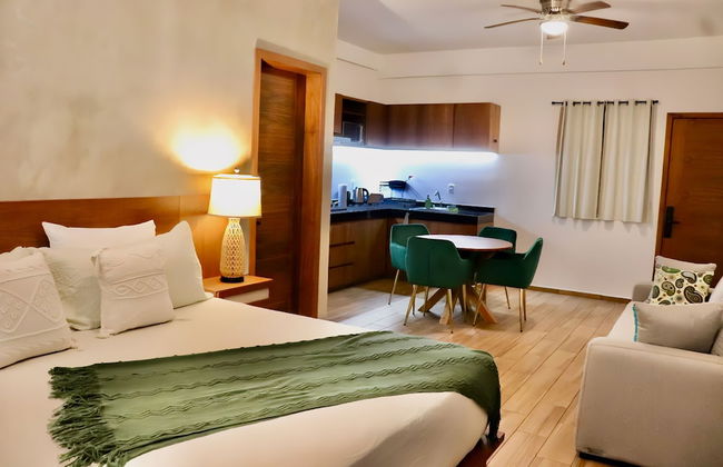 Sunset Kin Beach Apartments - Photo 14