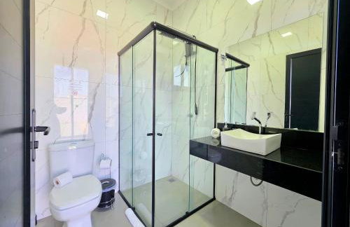 Casa novíssima com piscina ao lado do Centro - Foto 6