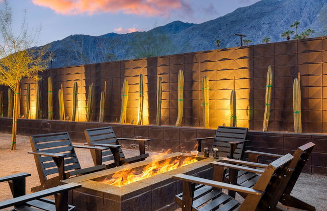 Blackhaus Suites by AvantStay – Modern Comfort in Downtown Palm Springs - Foto 11