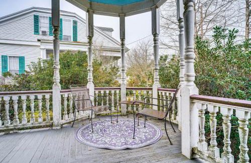 Historic Home with Fireplace and Porch Walkable Area! - Foto 2