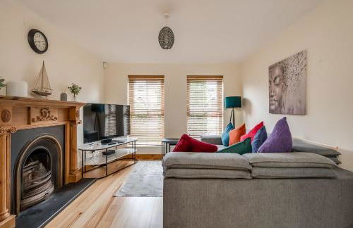 Stylish & spacious 3 bedroom entire house in Lisburn with parking - Foto 6