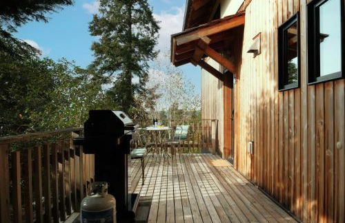 Water Views, Walk to Beach! New Hot Tub! - Foto 48