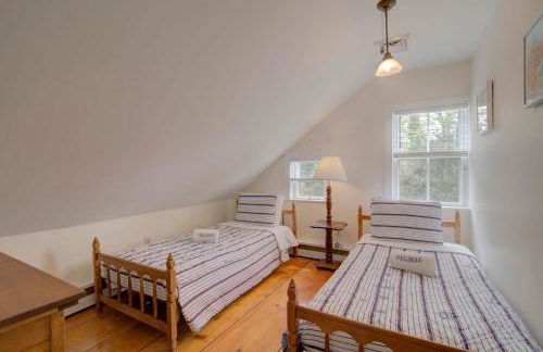 Short drive to town and popular beaches - Photo 19