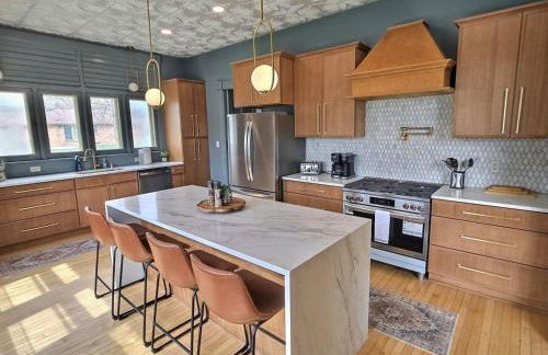 Sleeps 30+ • 10BR Mansion •Events • Bar • Backyard - Foto 12