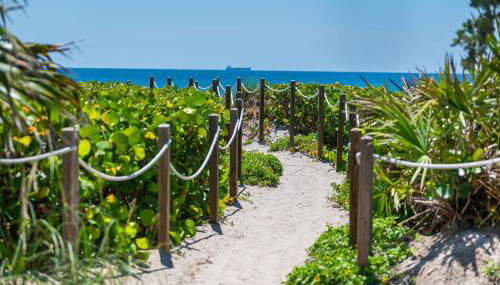 Newly Remodeled Lakefront Oasis - Photo 2