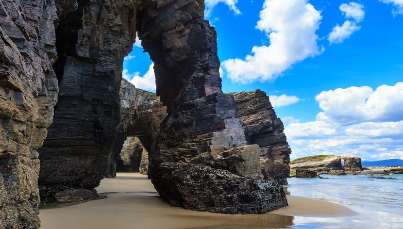 Paseo en lancha por la playa de Las Catedrales y Rinlo