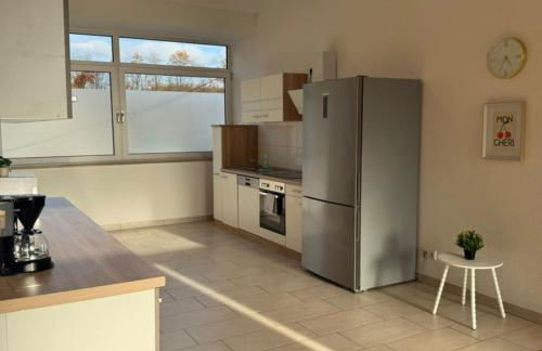 T&K Apartments - Comfortable 4 and 5 room Apartments - 20min Fair Messe CGN - Photo 2