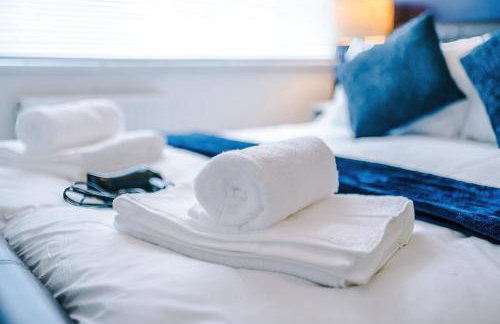 Charming 2 Bed House, Sleeps 6, Free parking, Contractors welcome - Foto 31