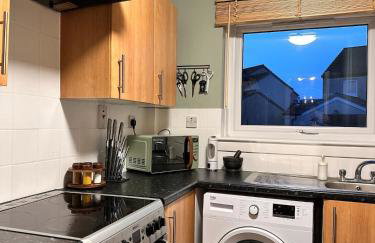 Warm & Stylish Stay Near Everything you need - Photo 3