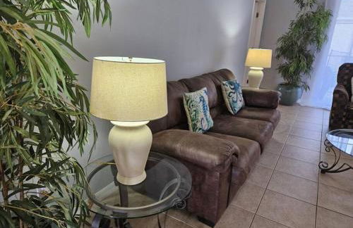 Discover the Deep Blue with Finding Nemo House - Foto 45