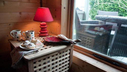 Lodge with HotTub-Garden-PetsOK-Bbq-MountainViews - Foto 3, furniture