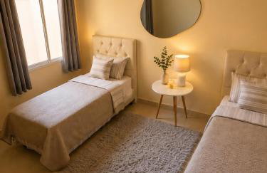 Casa 3 min Shopping Pelotas- Com 1 Suíte, 2 Quartos Climatizados, Piscina e Estacionamento 2 carros - Foto 4