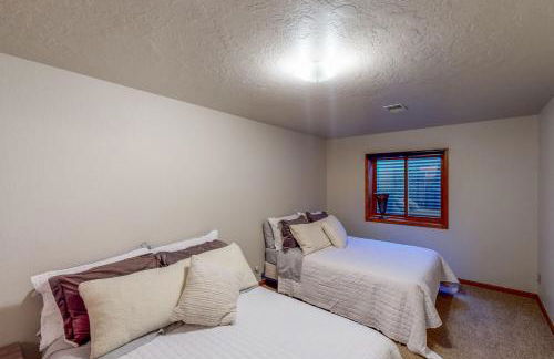 Work and Play! Spacious Lake-View Home in Greeley - Foto 28