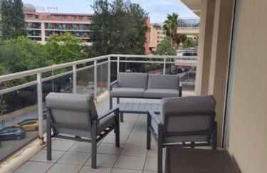 APPART STANDING 2 chambres 2SDB clim PISCINE PARKING WIFI TERRASSE 21m2 LOCAL VELO Port-Aventura, plage, centre - Foto 4