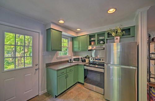 Harrison Lakefront Cottage with Private Dock! - Photo 10