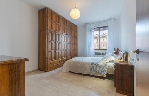 GuestHost - Roomy Apartment near UniBo & Porta San Donato - Photo 16