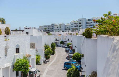 Charming Beachside Townhouse in San Pedro A Lovely Retreat Steps from the Shore - Photo 20