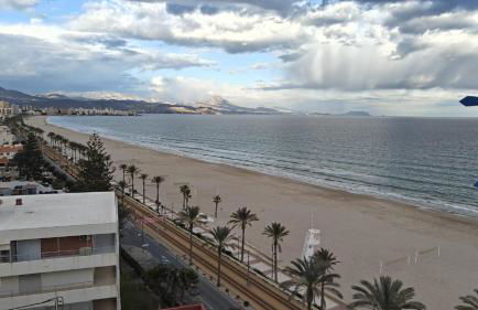 Playa y montaña. 1ª linea. Piscina. Parking . A/C - Foto 53