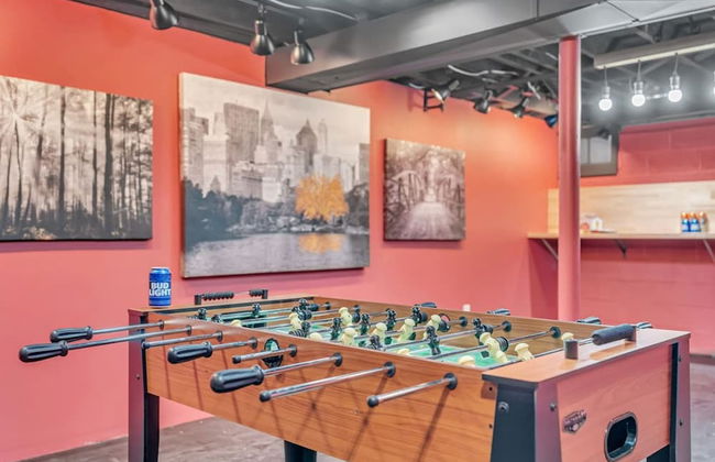 Fall Getaway With Hot Tub Fire Pit and Games - Photo 36