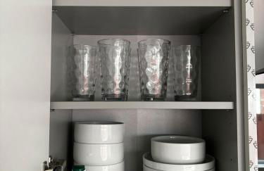 Comfortable 3BR Home, Guests 7, Fast Wi-Fi, & Nearby Pubs - Foto 28